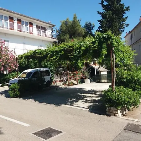 Apartment Viktoria *